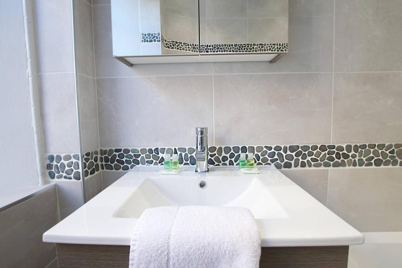 Joivy Unique Old Town Stay Under Edinburgh Castle 外观 照片